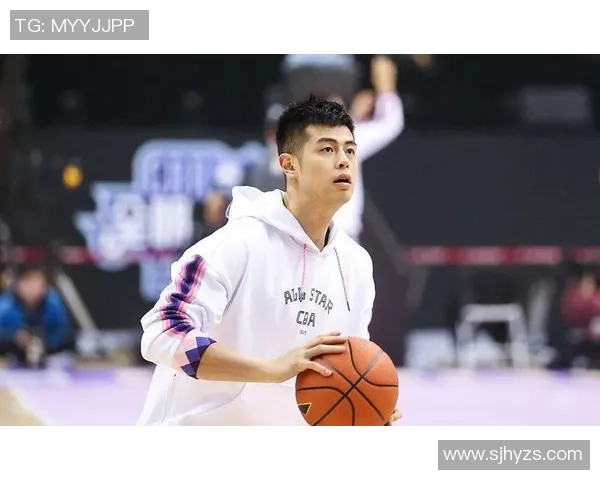 方硕：从篮球新星到职业生涯的蜕变与成长之路