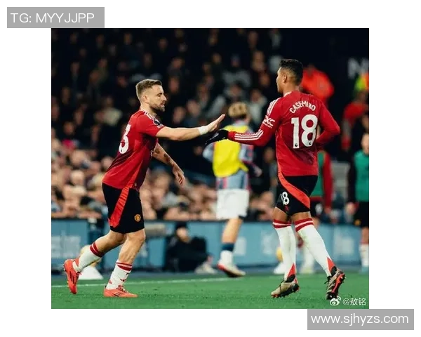 激情对决曼联与阿森纳巅峰之战海报展现足球魅力与荣耀