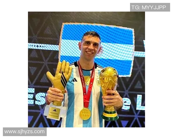 马丁内斯的传奇之路：从足球新星到世界级教练的蜕变与挑战